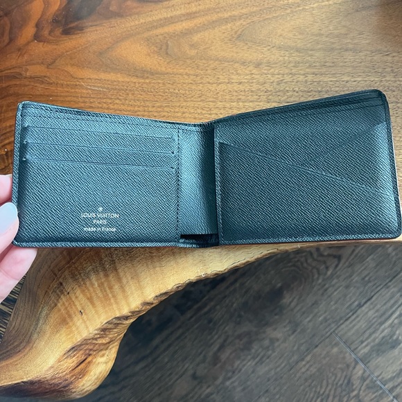 LOUIS VUITTON limited edition patches wallet - Picture 7 of 8